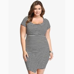 NEW Torrid Bodycon Dress Size 2